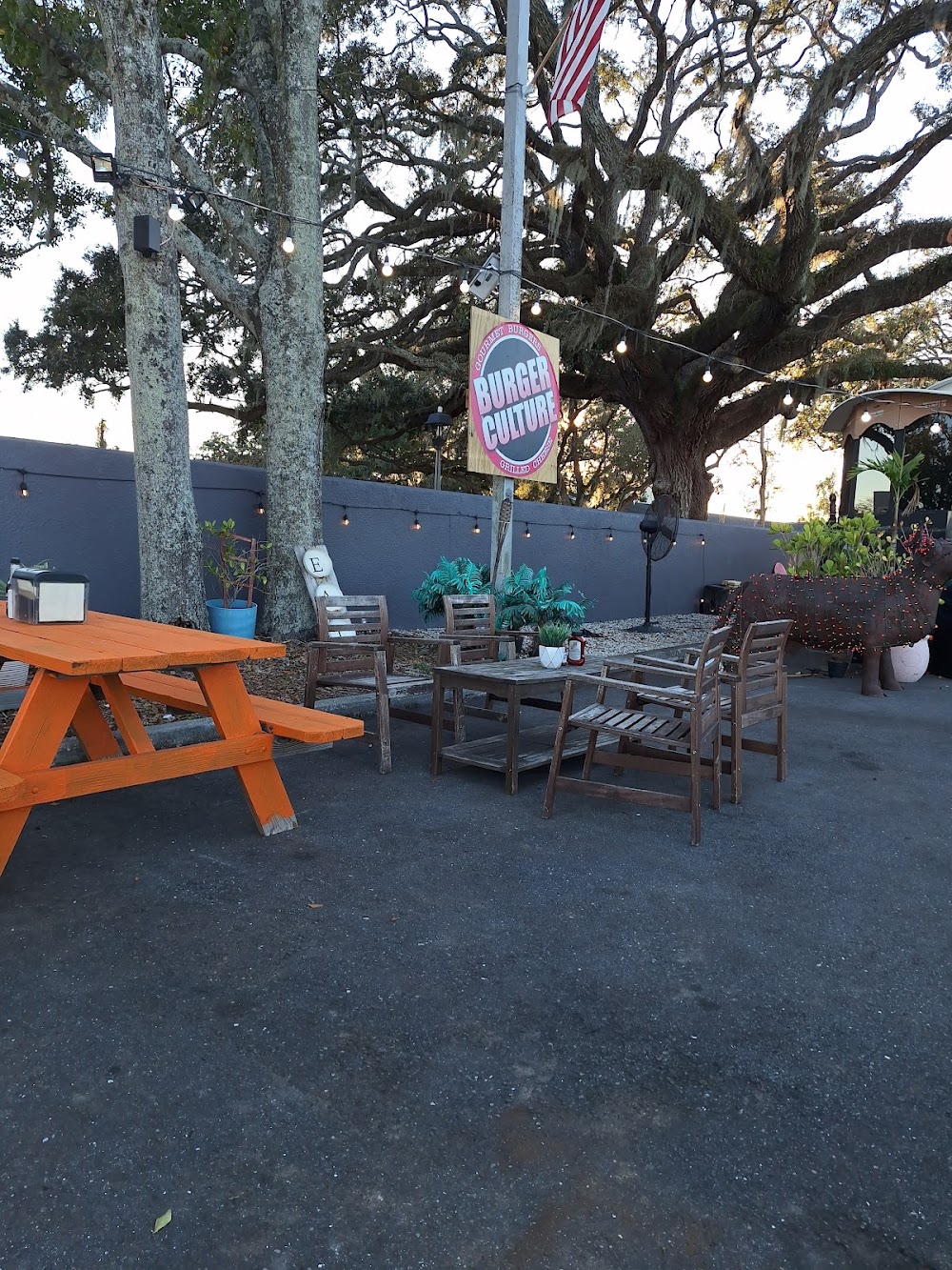 Burger Culture Lutz (new location one block north 15526 N. Florida ave)